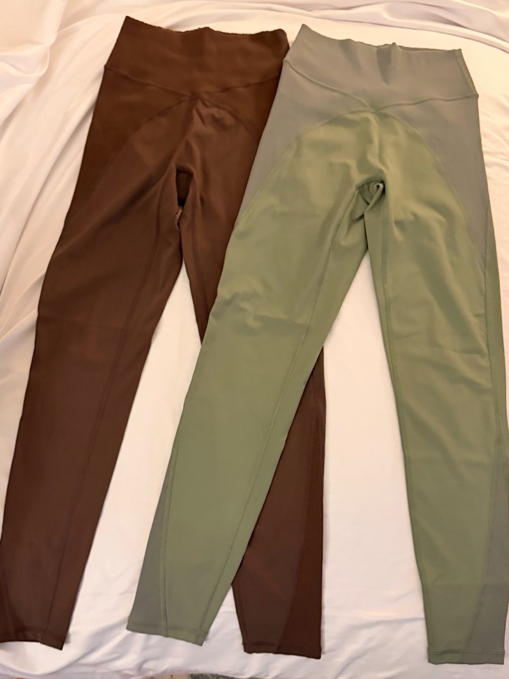 aerie High-Waist Leggings in Brown and Green